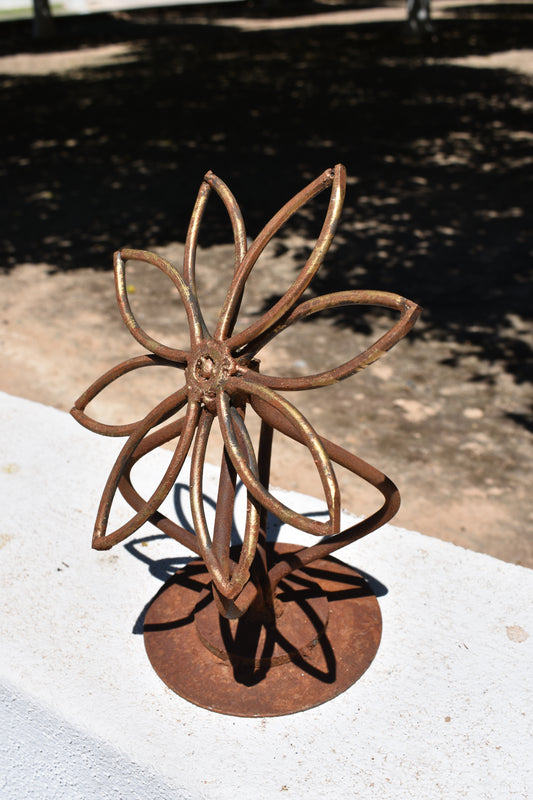 The Antique Daisy — Original Metal Sculpture